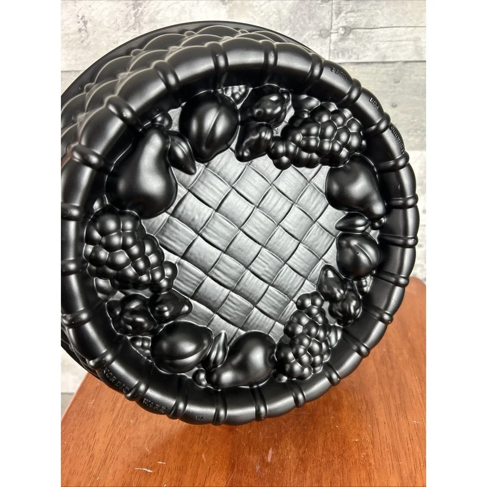 Nordic Ware MaryAnn Fruit Basket Cake Pan Cast Aluminum 10 Cup